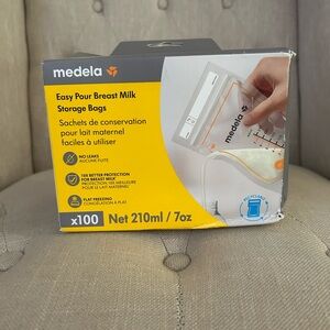 Medela Breast Milk Storage Bags Box in Yellow and White